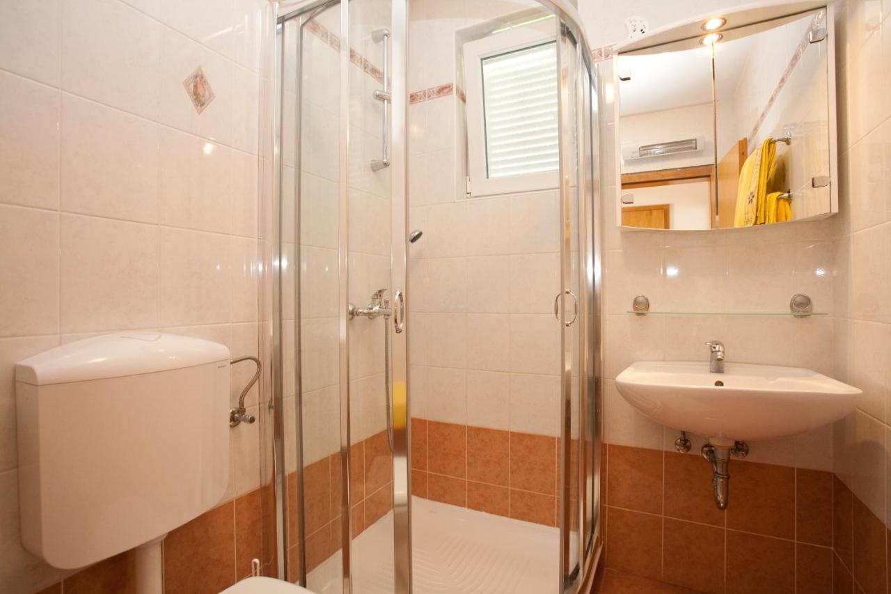 Apartments Glibo Near The Sea And Town Center! Krk Town Εξωτερικό φωτογραφία