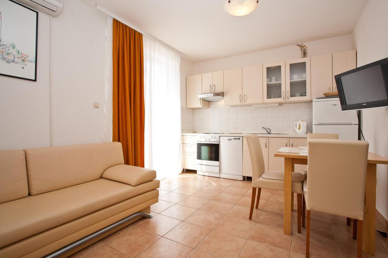Apartments Glibo Near The Sea And Town Center! Krk Town Εξωτερικό φωτογραφία