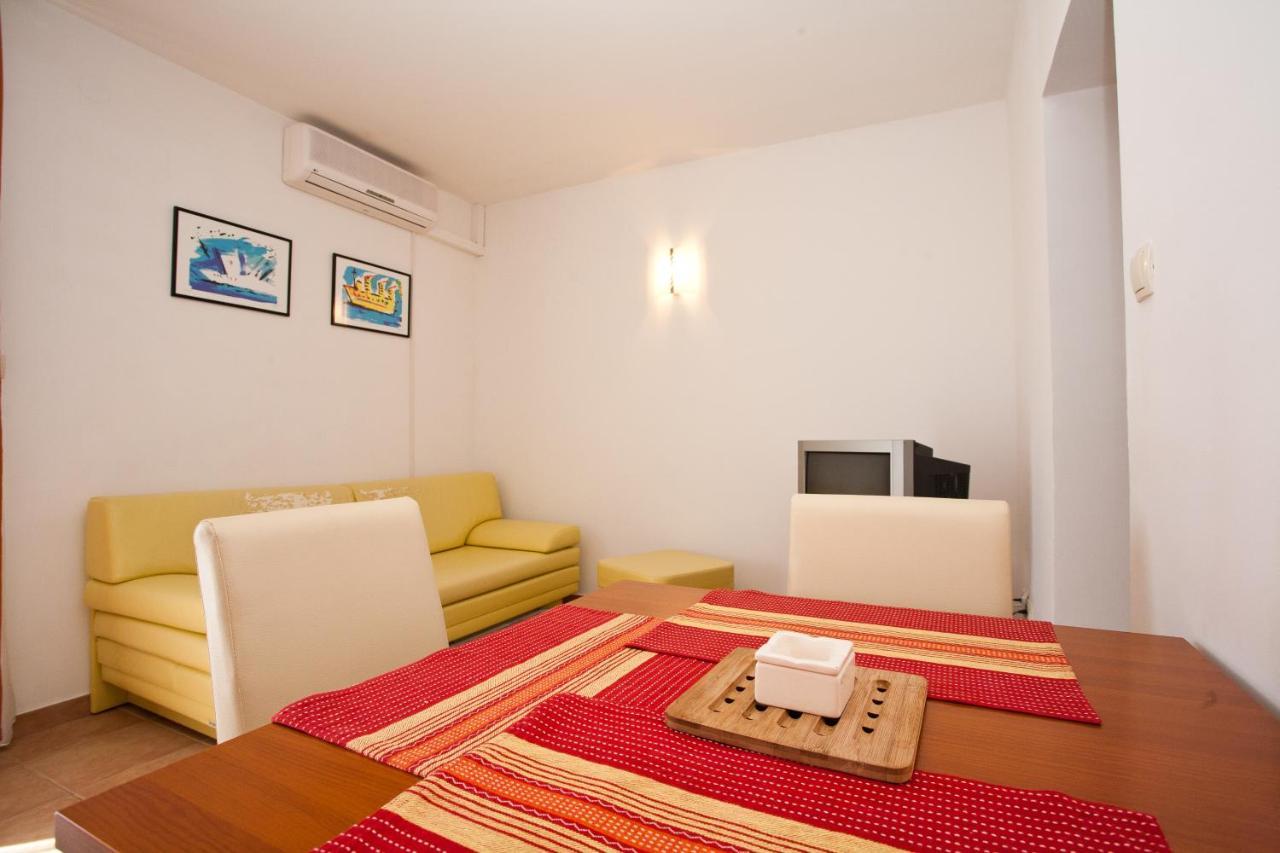 Apartments Glibo Near The Sea And Town Center! Krk Town Εξωτερικό φωτογραφία