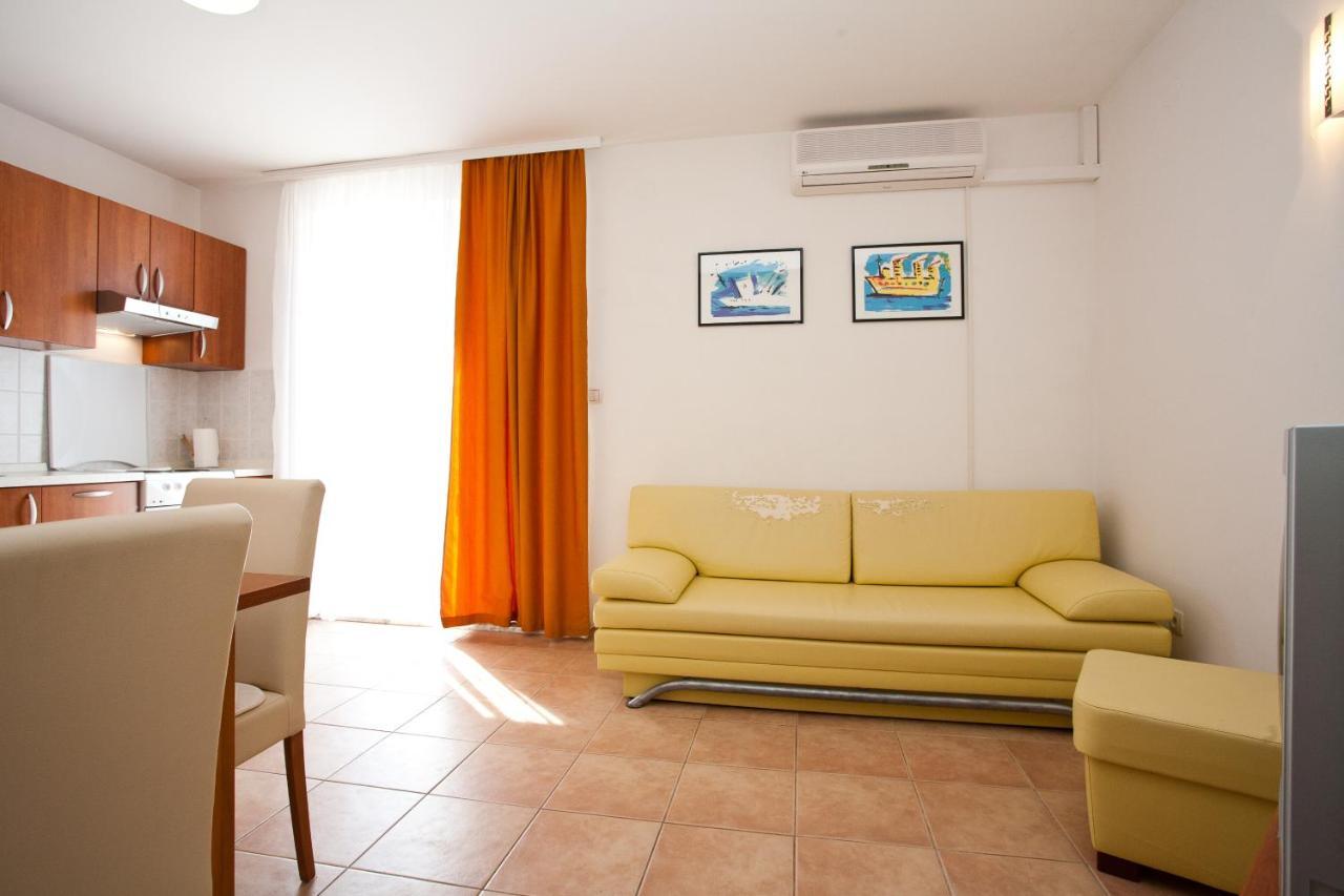 Apartments Glibo Near The Sea And Town Center! Krk Town Εξωτερικό φωτογραφία